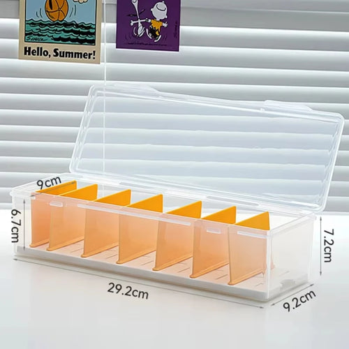 Transparent plastic storage box, capable of holding 550+gaming cards,