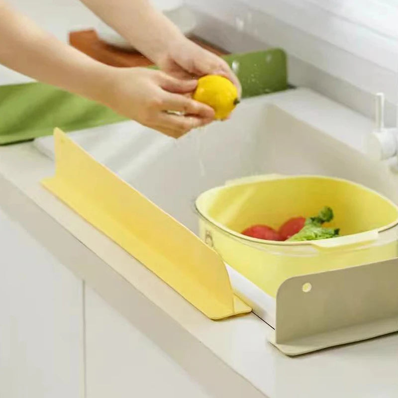 1PC Silicone Sink Baffle Splash Guard with Suction Cup Pool To Protect