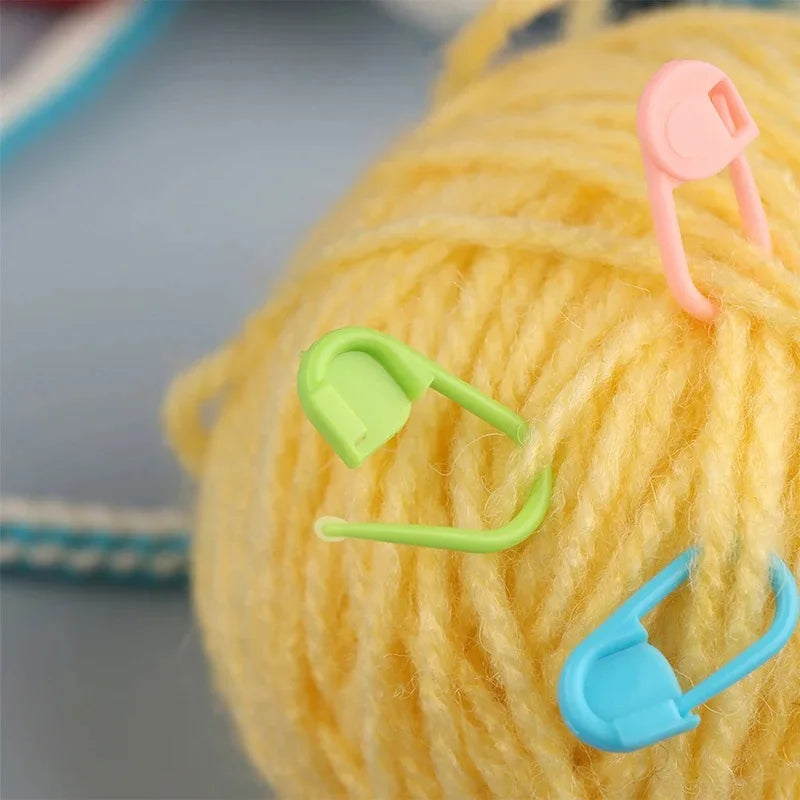 KRABALL 50-500pcs Plastic Crochet Yarn Weave Markers Resin Small Clip