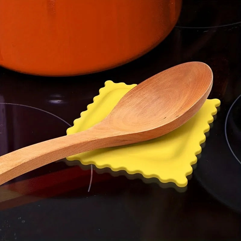 1pc Cartoon Biscuit-Shaped Soup Spoon Rest - Heat Insulating and