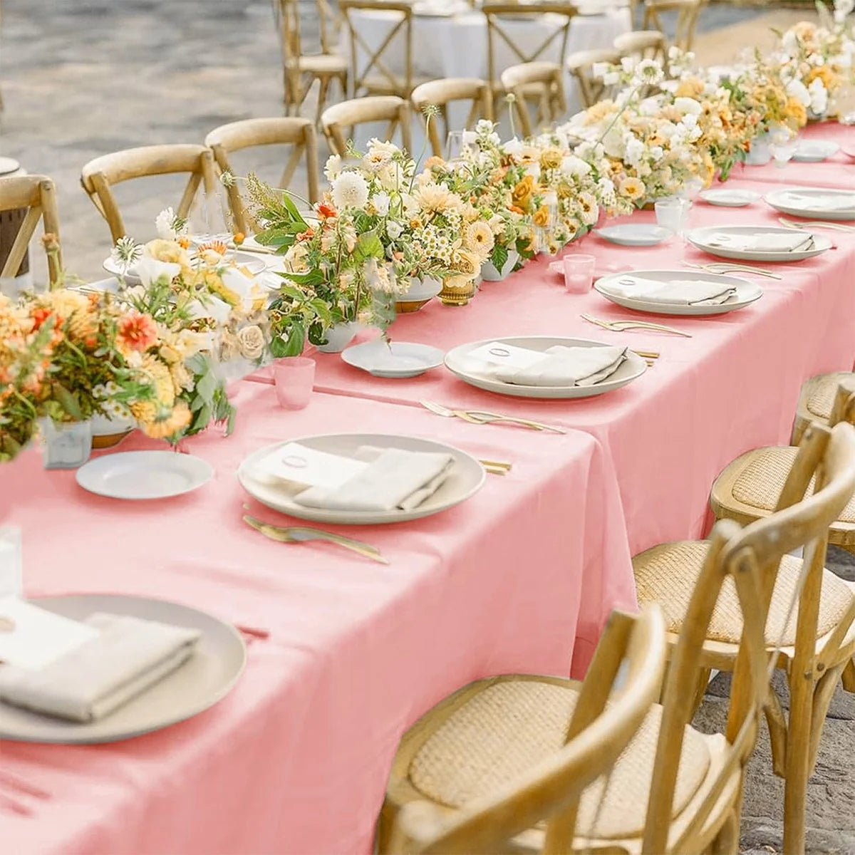 183×137cm Solid Pink Tablecovers Plastic Tablecloth for Wedding