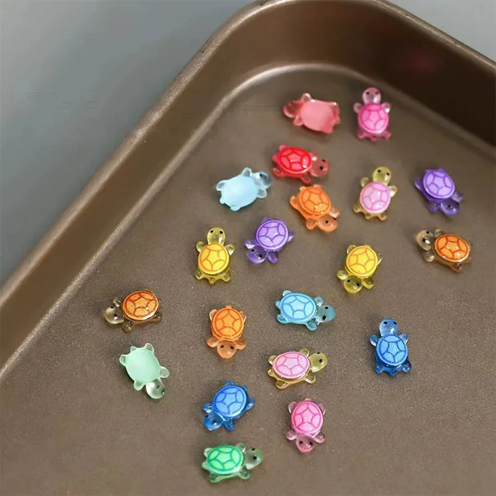 100Pcs Mini Resin Turtles Glow in The Night Turtle Miniatures