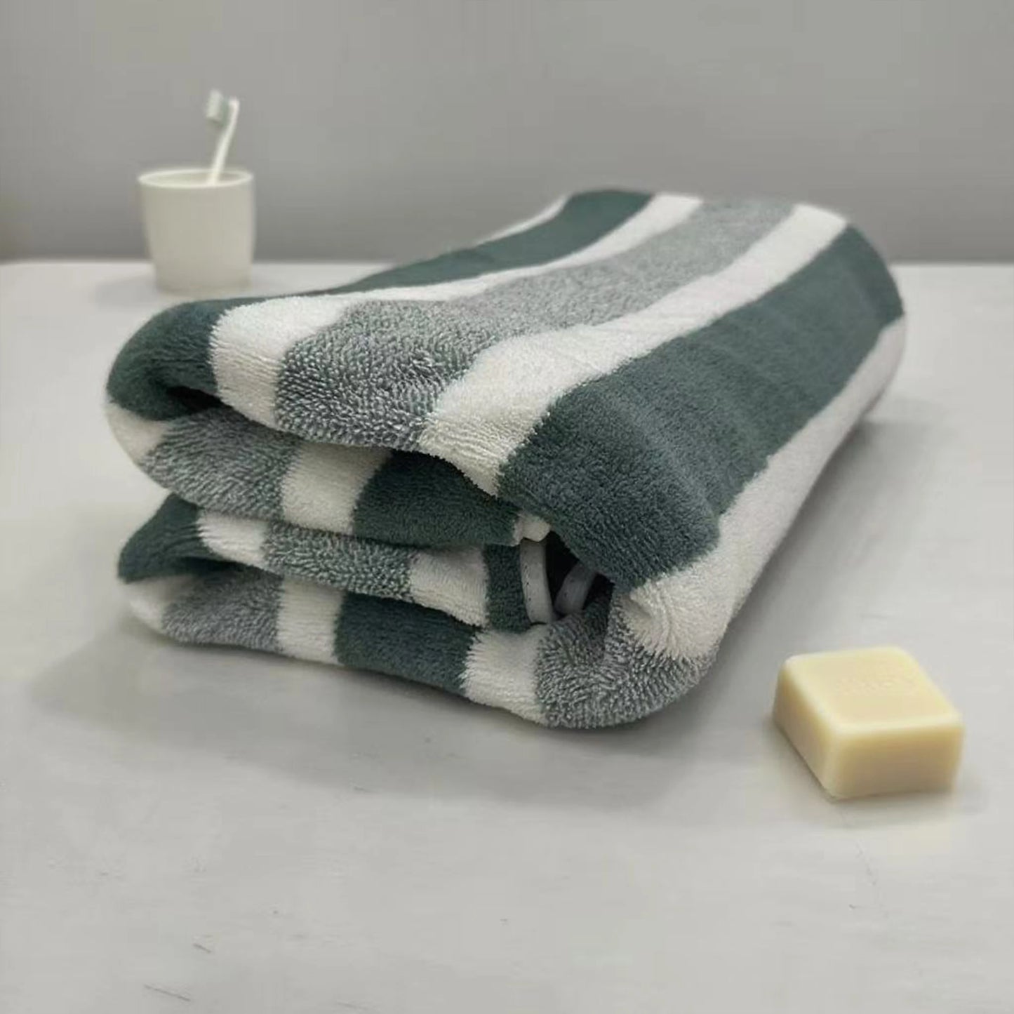 1-pack thick bath towel, strong water absorption and quick drying, non