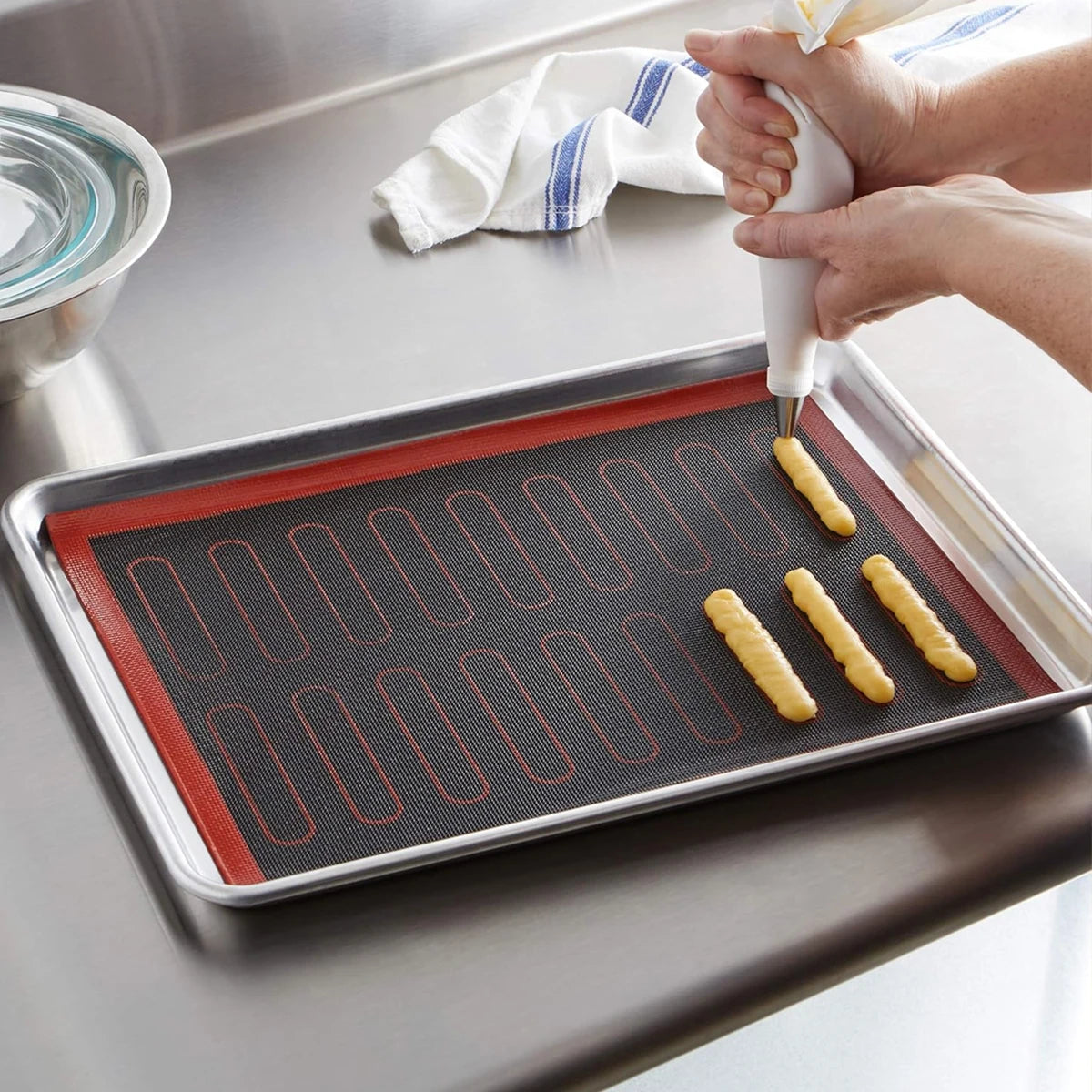 Perforated Silicone Baking Mat, with Puff & Round Patterns, Reusable