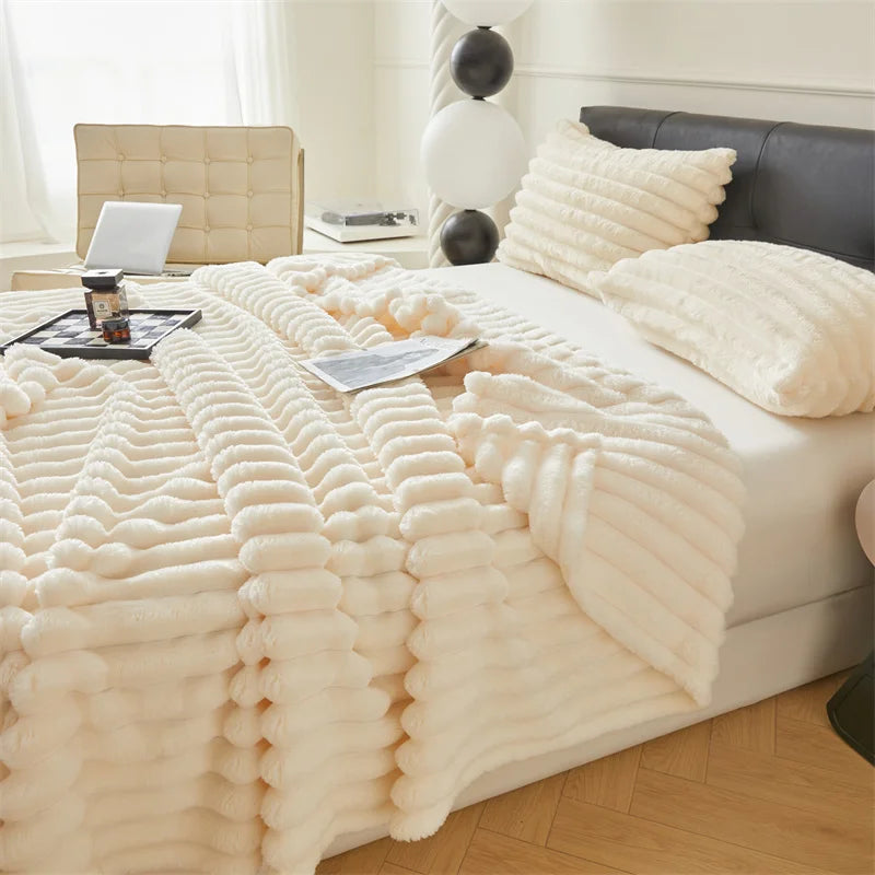 1pc Throw Blanket for Bed - 250GSM Soft & Warm Fluffy Blanket,