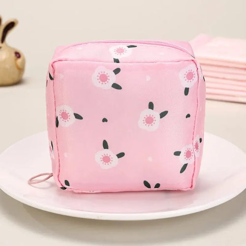 Women Sanitary Napkin Tampon Storage Bag Portable Waterproof Organizer
